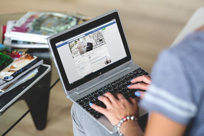 Woman_Using_Facebook_Business_on_Her_Laptop_-_Intuitive_Digital_-_Linkarati.jpg